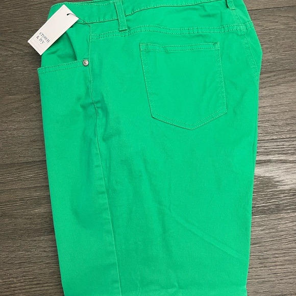 Crown & Ivy Vibrant Green Crop Pants - Picture 4 of 5